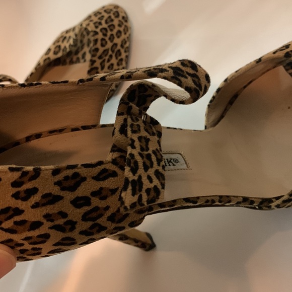 Manolo Blahnik leopard sandals - Picture 5 of 6
